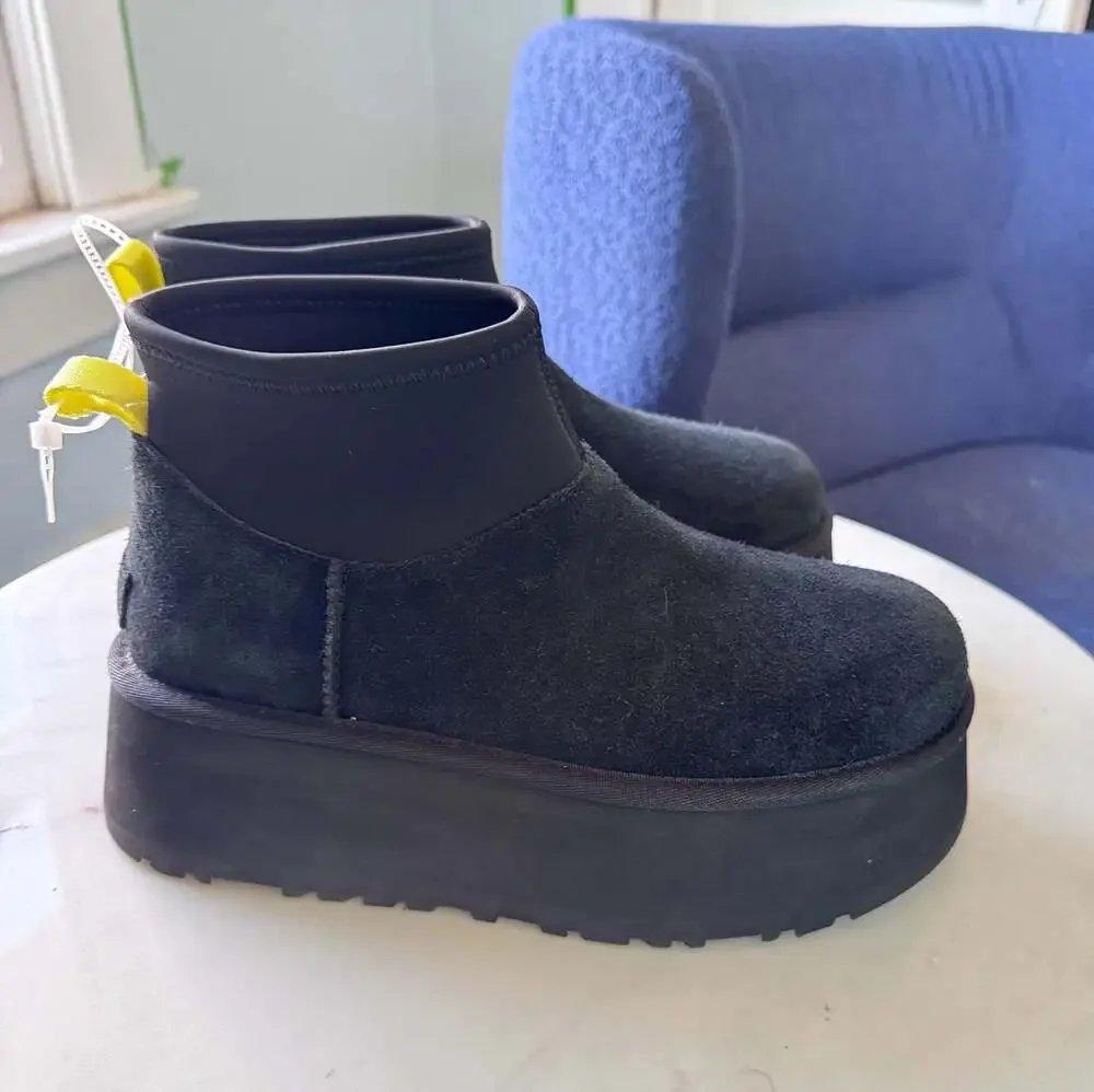 UGG classic mini